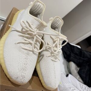 Yeezy Boost 350 V2